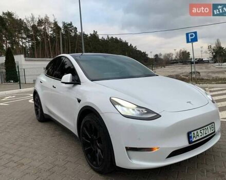 Белый Тесла Model Y, объемом двигателя 0 л и пробегом 90 тыс. км за 22000 $, фото 1 на Automoto.ua