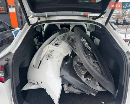 Белый Тесла Model Y, объемом двигателя 0 л и пробегом 98 тыс. км за 15000 $, фото 11 на Automoto.ua