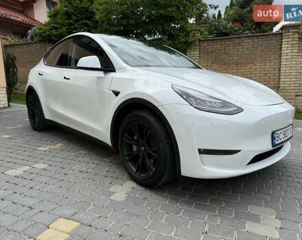 Белый Тесла Model Y, объемом двигателя 0 л и пробегом 98 тыс. км за 23900 $, фото 33 на Automoto.ua