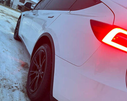 Белый Тесла Model Y, объемом двигателя 0 л и пробегом 97 тыс. км за 24900 $, фото 3 на Automoto.ua