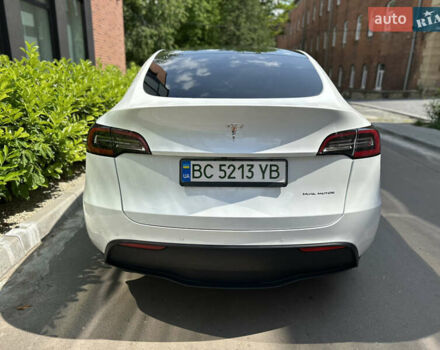 Белый Тесла Model Y, объемом двигателя 0 л и пробегом 53 тыс. км за 23500 $, фото 17 на Automoto.ua