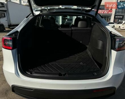 Белый Тесла Model Y, объемом двигателя 0 л и пробегом 30 тыс. км за 23500 $, фото 3 на Automoto.ua