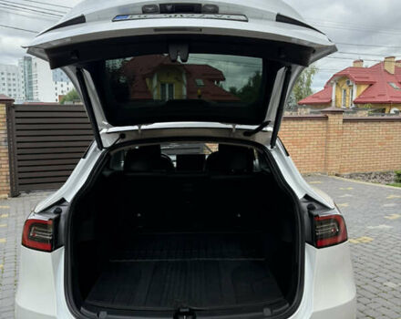 Белый Тесла Model Y, объемом двигателя 0 л и пробегом 98 тыс. км за 23900 $, фото 22 на Automoto.ua