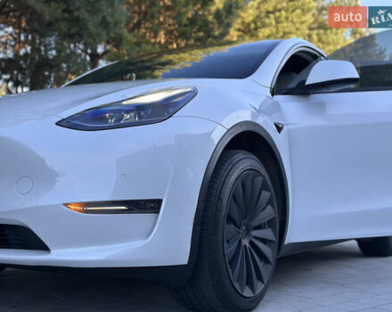 Белый Тесла Model Y, объемом двигателя 0 л и пробегом 118 тыс. км за 21700 $, фото 49 на Automoto.ua