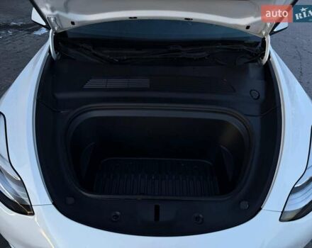 Белый Тесла Model Y, объемом двигателя 0 л и пробегом 132 тыс. км за 20800 $, фото 64 на Automoto.ua