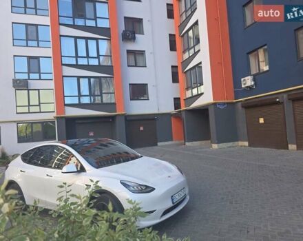 Белый Тесла Model Y, объемом двигателя 0 л и пробегом 140 тыс. км за 23966 $, фото 5 на Automoto.ua
