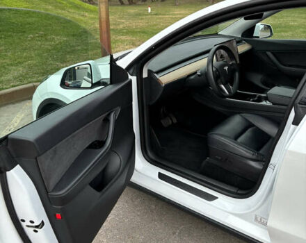 Білий Тесла Model Y, об'ємом двигуна 0 л та пробігом 70 тис. км за 28000 $, фото 14 на Automoto.ua