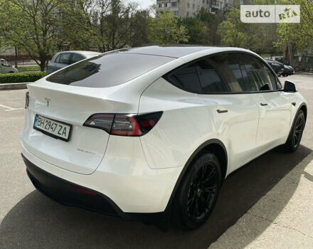 Белый Тесла Model Y, объемом двигателя 0 л и пробегом 23 тыс. км за 38500 $, фото 6 на Automoto.ua