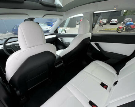Белый Тесла Model Y, объемом двигателя 0 л и пробегом 23 тыс. км за 44000 $, фото 13 на Automoto.ua