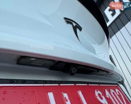 Белый Тесла Model Y, объемом двигателя 0 л и пробегом 132 тыс. км за 20800 $, фото 37 на Automoto.ua