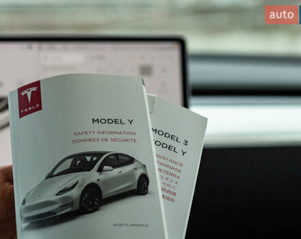 Белый Тесла Model Y, объемом двигателя 0 л и пробегом 17 тыс. км за 53900 $, фото 21 на Automoto.ua