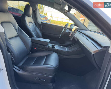 Белый Тесла Model Y, объемом двигателя 0 л и пробегом 110 тыс. км за 21500 $, фото 24 на Automoto.ua