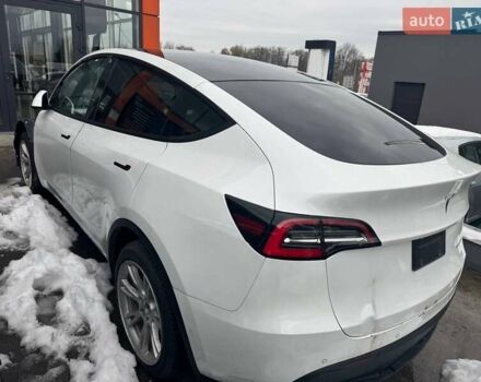 Белый Тесла Model Y, объемом двигателя 0 л и пробегом 98 тыс. км за 15000 $, фото 2 на Automoto.ua