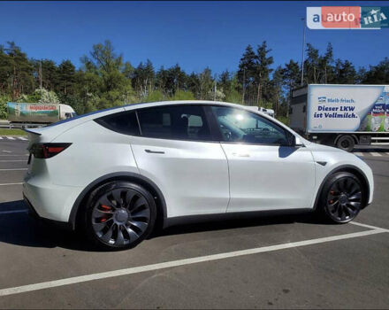 Тесла Model Y 2020 в Киеве на Automoto.ua Белый Тесла Model Y, объемом двигателя 0 л и пробегом 9 тыс. км за 33333 $, фото 15 на Automoto.ua