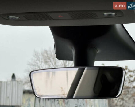 Белый Тесла Model Y, объемом двигателя 0 л и пробегом 77 тыс. км за 25000 $, фото 17 на Automoto.ua