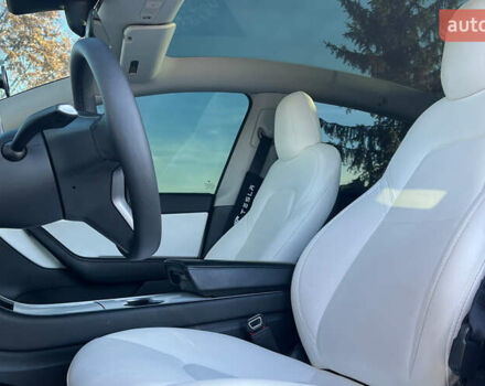 Белый Тесла Model Y, объемом двигателя 0 л и пробегом 73 тыс. км за 24800 $, фото 15 на Automoto.ua