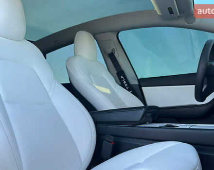 Белый Тесла Model Y, объемом двигателя 0 л и пробегом 73 тыс. км за 24800 $, фото 18 на Automoto.ua