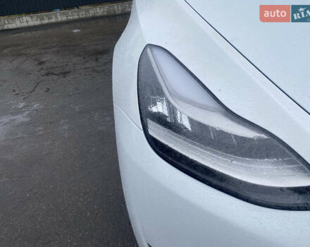 Білий Тесла Model Y, об'ємом двигуна 0 л та пробігом 70 тис. км за 24500 $, фото 36 на Automoto.ua