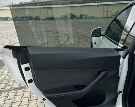 Белый Тесла Model Y, объемом двигателя 0 л и пробегом 85 тыс. км за 22000 $, фото 14 на Automoto.ua