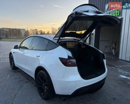 Белый Тесла Model Y, объемом двигателя 0 л и пробегом 132 тыс. км за 20800 $, фото 70 на Automoto.ua