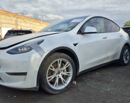 Белый Тесла Model Y, объемом двигателя 0 л и пробегом 185 тыс. км за 16900 $, фото 6 на Automoto.ua