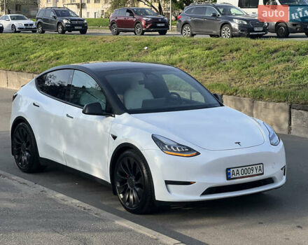 Белый Тесла Model Y, объемом двигателя 0 л и пробегом 62 тыс. км за 30000 $, фото 14 на Automoto.ua
