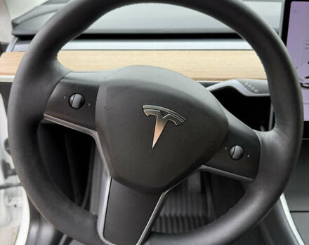 Белый Тесла Model Y, объемом двигателя 0 л и пробегом 98 тыс. км за 23900 $, фото 16 на Automoto.ua