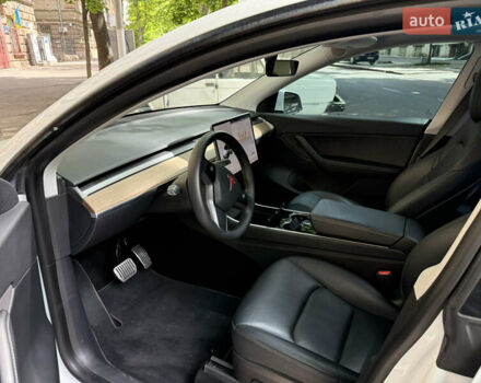 Белый Тесла Model Y, объемом двигателя 0 л и пробегом 16 тыс. км за 25300 $, фото 9 на Automoto.ua