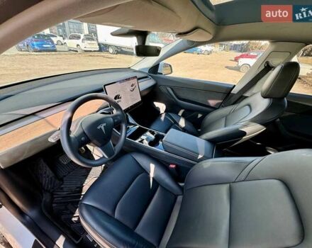 Белый Тесла Model Y, объемом двигателя 0 л и пробегом 30 тыс. км за 23500 $, фото 2 на Automoto.ua
