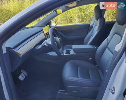 Тесла Model Y 2020 в Киеве на Automoto.ua Белый Тесла Model Y, объемом двигателя 0 л и пробегом 9 тыс. км за 33333 $, фото 26 на Automoto.ua