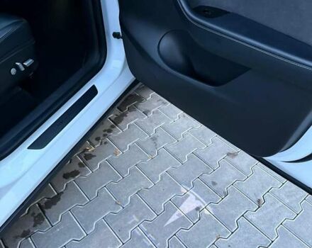 Белый Тесла Model Y, объемом двигателя 0 л и пробегом 132 тыс. км за 20800 $, фото 109 на Automoto.ua