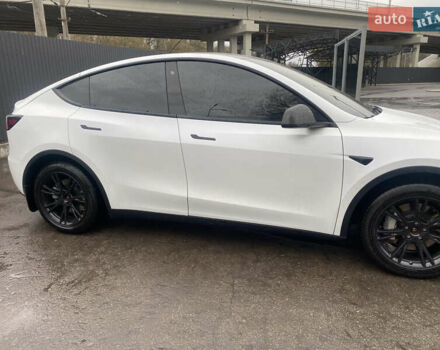 Білий Тесла Model Y, об'ємом двигуна 0 л та пробігом 70 тис. км за 24500 $, фото 3 на Automoto.ua