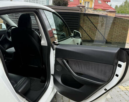 Белый Тесла Model Y, объемом двигателя 0 л и пробегом 98 тыс. км за 23900 $, фото 26 на Automoto.ua