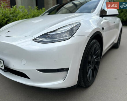 Белый Тесла Model Y, объемом двигателя 0 л и пробегом 53 тыс. км за 23500 $, фото 3 на Automoto.ua