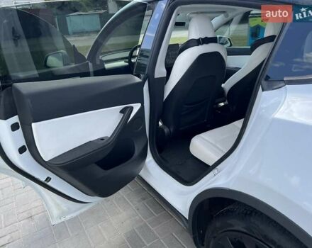Тесла Model Y 2020 в Кременчуге на Automoto.ua Белый Тесла Model Y, объемом двигателя 0 л и пробегом 100 тыс. км за 22500 $, фото 7 на Automoto.ua