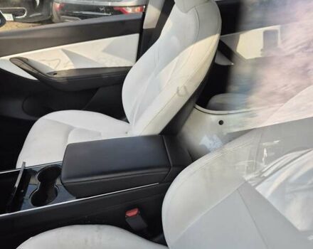 Белый Тесла Model Y, объемом двигателя 0 л и пробегом 185 тыс. км за 16900 $, фото 3 на Automoto.ua