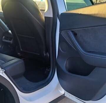 Белый Тесла Model Y, объемом двигателя 0 л и пробегом 79 тыс. км за 21800 $, фото 9 на Automoto.ua