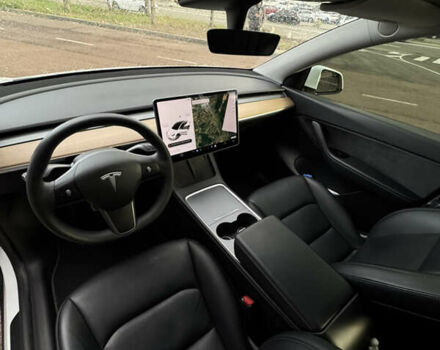 Белый Тесла Model Y, объемом двигателя 0 л и пробегом 75 тыс. км за 25550 $, фото 10 на Automoto.ua