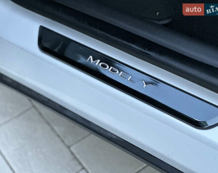 Белый Тесла Model Y, объемом двигателя 0 л и пробегом 118 тыс. км за 21700 $, фото 43 на Automoto.ua