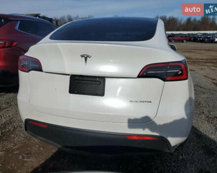 Белый Тесла Model Y, объемом двигателя 0 л и пробегом 61 тыс. км за 9450 $, фото 3 на Automoto.ua