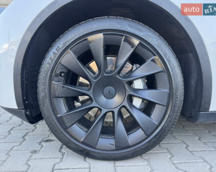 Белый Тесла Model Y, объемом двигателя 0 л и пробегом 110 тыс. км за 21500 $, фото 8 на Automoto.ua