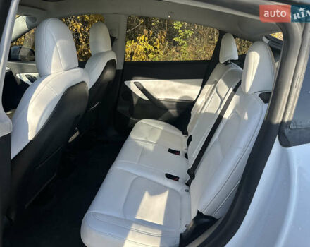 Белый Тесла Model Y, объемом двигателя 0 л и пробегом 71 тыс. км за 23400 $, фото 11 на Automoto.ua
