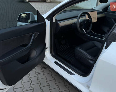 Білий Тесла Model Y, об'ємом двигуна 0 л та пробігом 187 тис. км за 18900 $, фото 17 на Automoto.ua