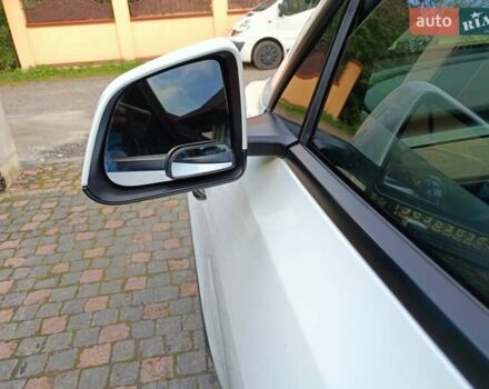 Белый Тесла Model Y, объемом двигателя 0 л и пробегом 65 тыс. км за 28000 $, фото 4 на Automoto.ua