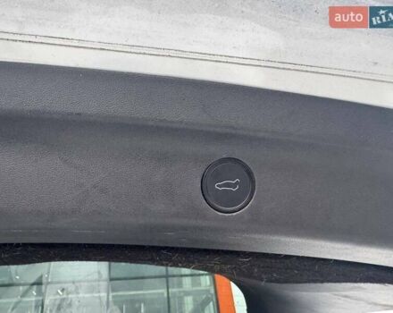 Белый Тесла Model Y, объемом двигателя 0 л и пробегом 98 тыс. км за 15000 $, фото 12 на Automoto.ua