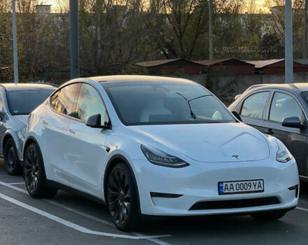 Белый Тесла Model Y, объемом двигателя 0 л и пробегом 62 тыс. км за 30000 $, фото 15 на Automoto.ua
