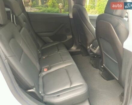 Белый Тесла Model Y, объемом двигателя 0 л и пробегом 65 тыс. км за 28000 $, фото 9 на Automoto.ua