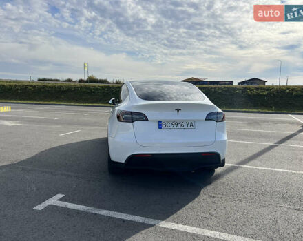 Белый Тесла Model Y, объемом двигателя 0 л и пробегом 84 тыс. км за 14999 $, фото 4 на Automoto.ua