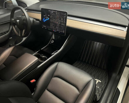 Белый Тесла Model Y, объемом двигателя 0 л и пробегом 37 тыс. км за 25500 $, фото 10 на Automoto.ua