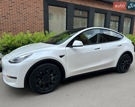 Белый Тесла Model Y, объемом двигателя 0 л и пробегом 53 тыс. км за 23500 $, фото 4 на Automoto.ua